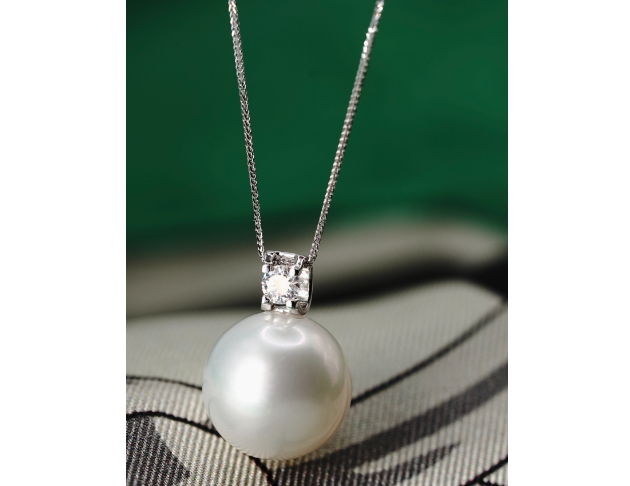 頂級南洋珠18Ｋ鑽石項鍊