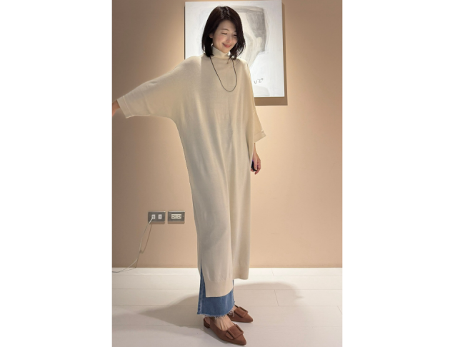 白色高領長洋裝