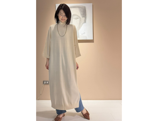 白色高領長洋裝