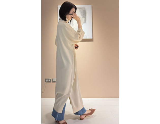 白色高領長洋裝